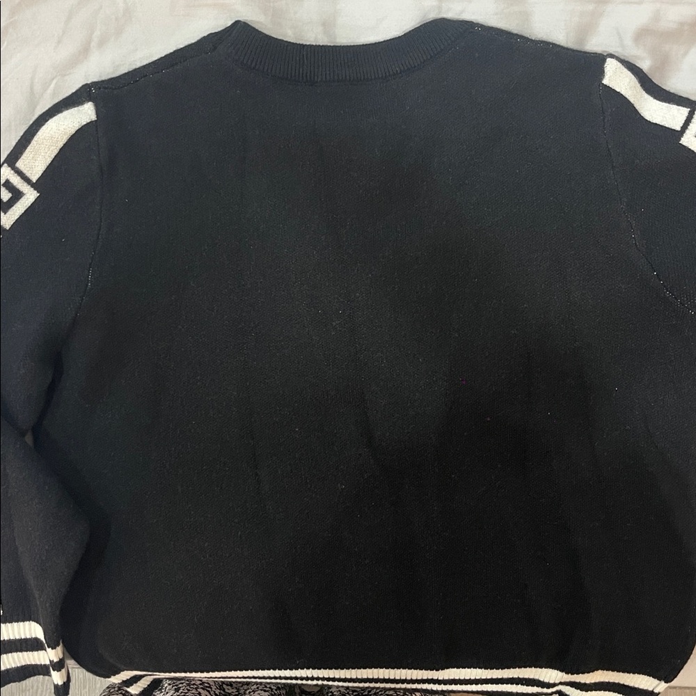 Givenchy Monochrome Logo Sweater - Picture 3 of 3